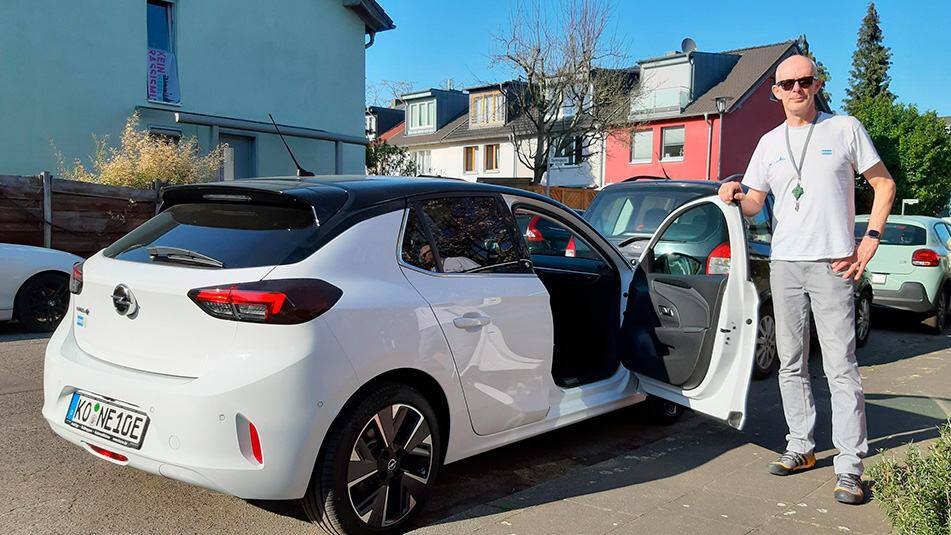 KONE Commissioning Engineer Thilo Wirth z Německa je jedním z mnoha zaměstnanců společnosti KONE, kteří se podílejí na dosahování environmentálních cílů.