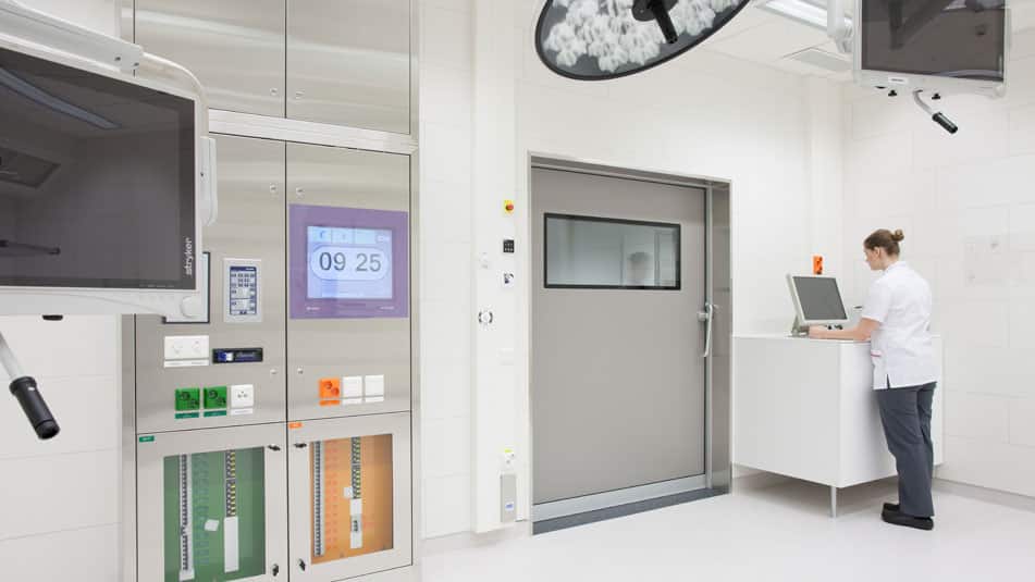 kone-image-automatiktuer-tor-krankenhaus